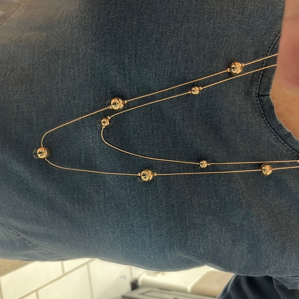 Long necklace small and rice balls. Gold